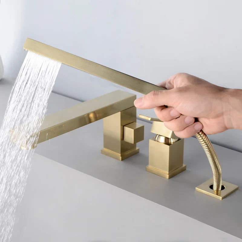 Robinet Baignoire Doré Édition Premium Raffinement et Performance – Vertane