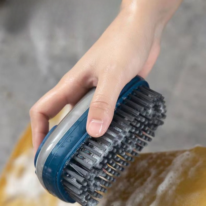 Brosse Nettoyante à Réservoir Vêtements et Chaussures Comme Neufs – Netova