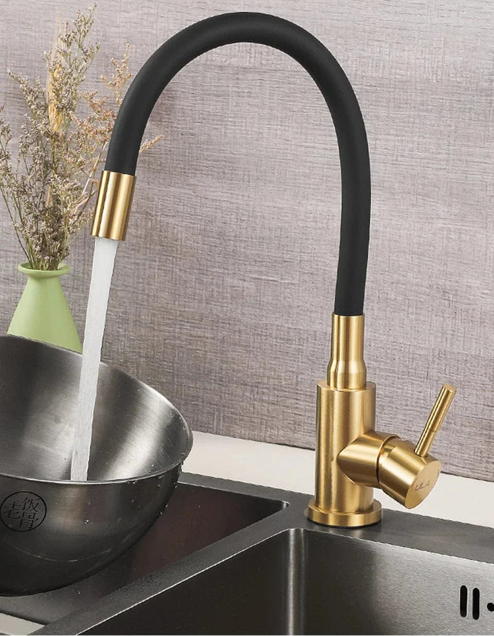 Mitigeur Cuisine Noir Douchette Perlée Jet Doux Élégance Moderne – Cuvéa