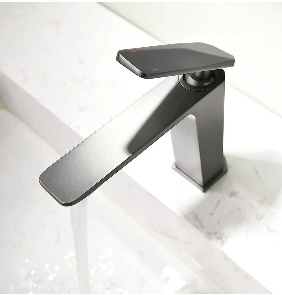 Mitigeur Lavabo Chromé Brillance Durable Entretien Facile – Solvane
