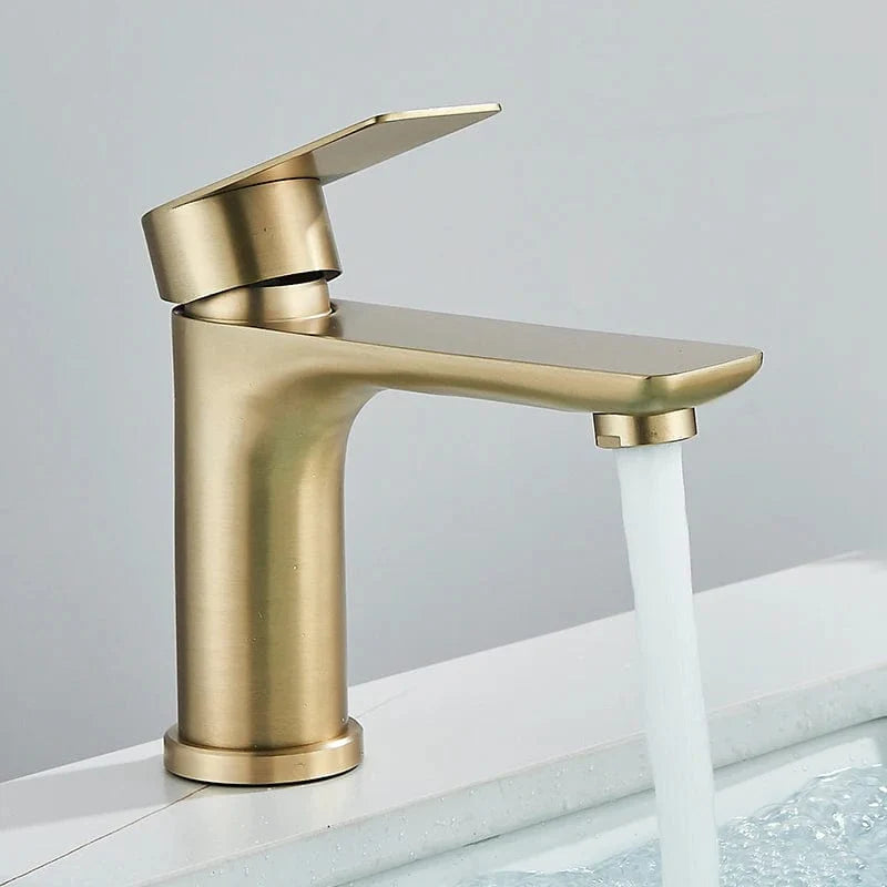 Mitigeur Lavabo Doré Éclat Chaleureux Finition Résistante – Solvane