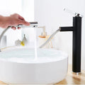 Mitigeur Lavabo avec Douchette Polyvalence au Quotidien – Solvane