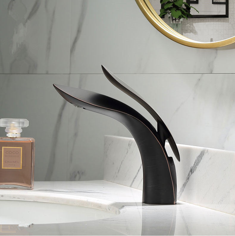 Mitigeur Lavabo Design Arrondi Noir Élégance Contemporaine – Solvane