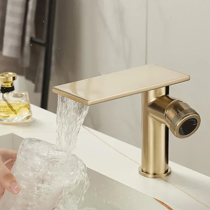 Robinet Cascade Salle de Bain Doré Laiton Éclat Chaleureux – Solvane