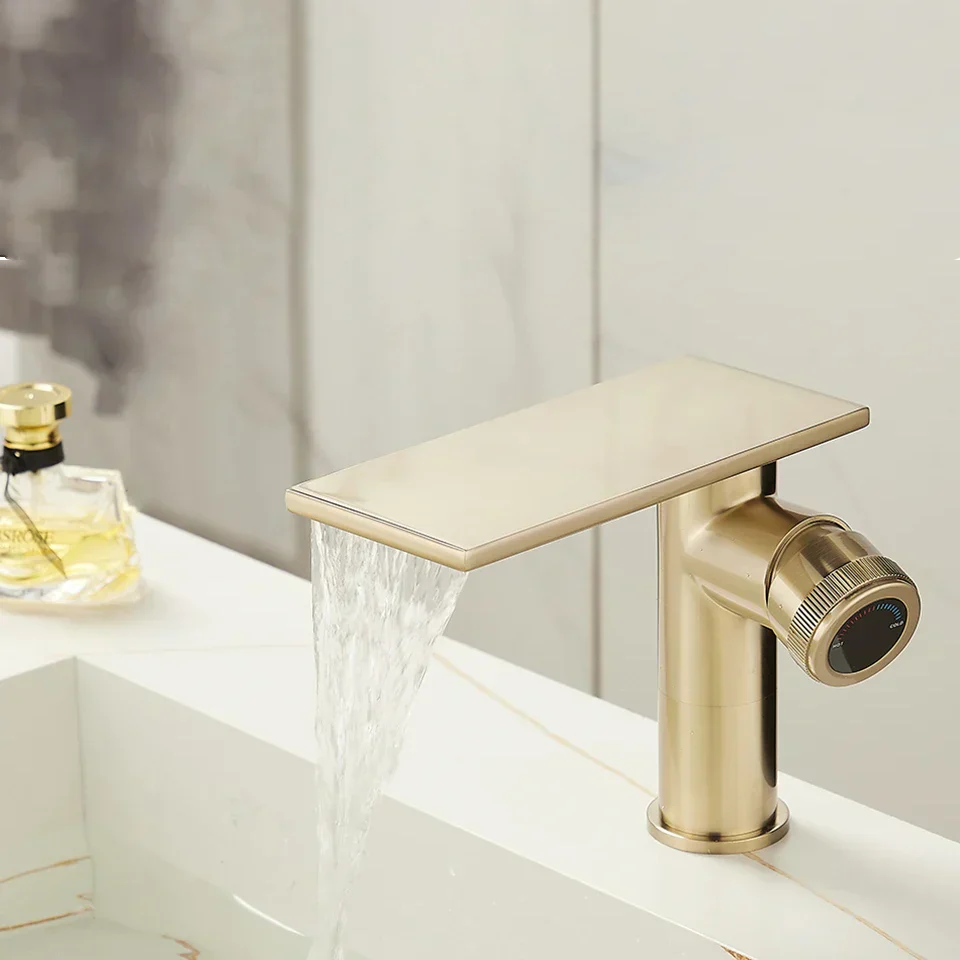 Robinet Cascade Salle de Bain Doré Laiton Éclat Chaleureux – Solvane