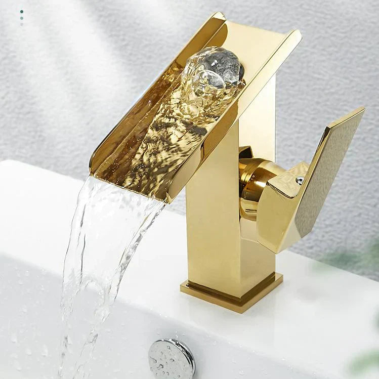 Robinet Cascade Rectangulaire Doré Élégance et Luxe Salle de Bain – Solvane