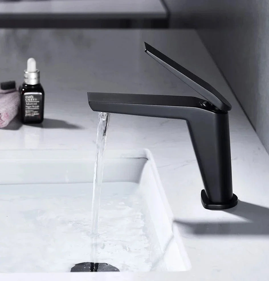 Robinet Lavabo Noir Laiton Massif Finition Durable Moderne – Solvane