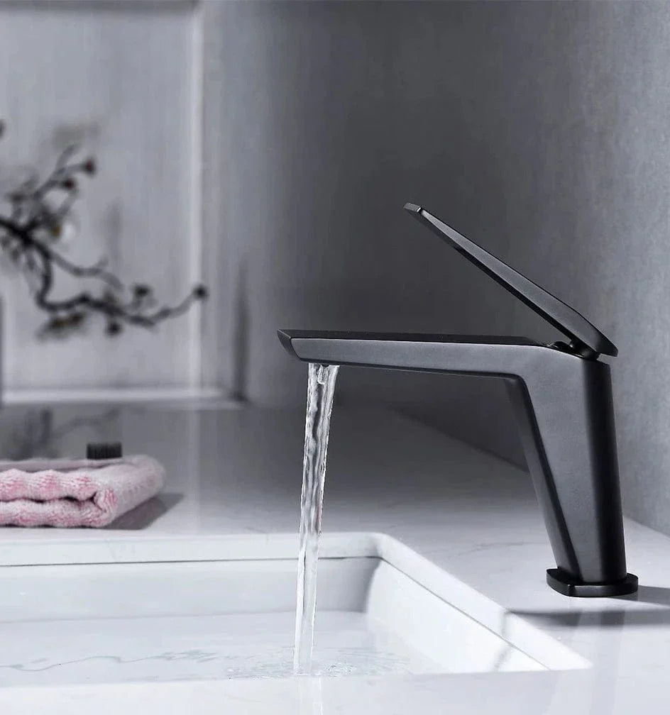 Robinet Lavabo Noir Laiton Massif Finition Durable Moderne – Solvane
