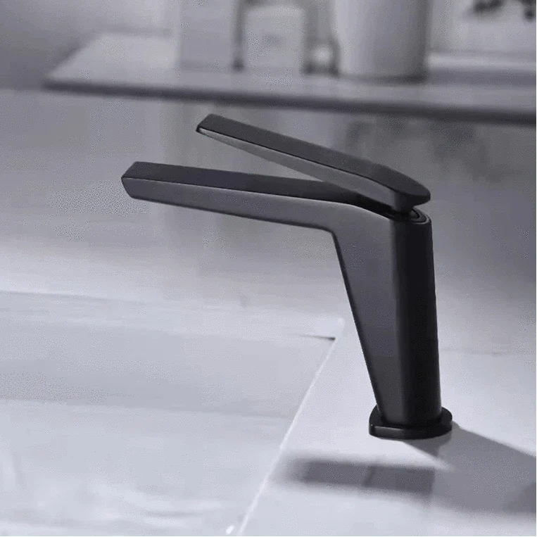 Robinet Lavabo Noir Laiton Massif Finition Durable Moderne – Solvane