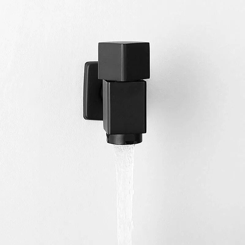 Robinet Extérieur Cubique Mural Noir Ligne Contemporaine Jardin – Terravia