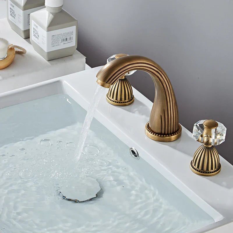 Robinet Lavabo 3 Trous Chromé Contrôle Précis Élégance Durable – Solvane