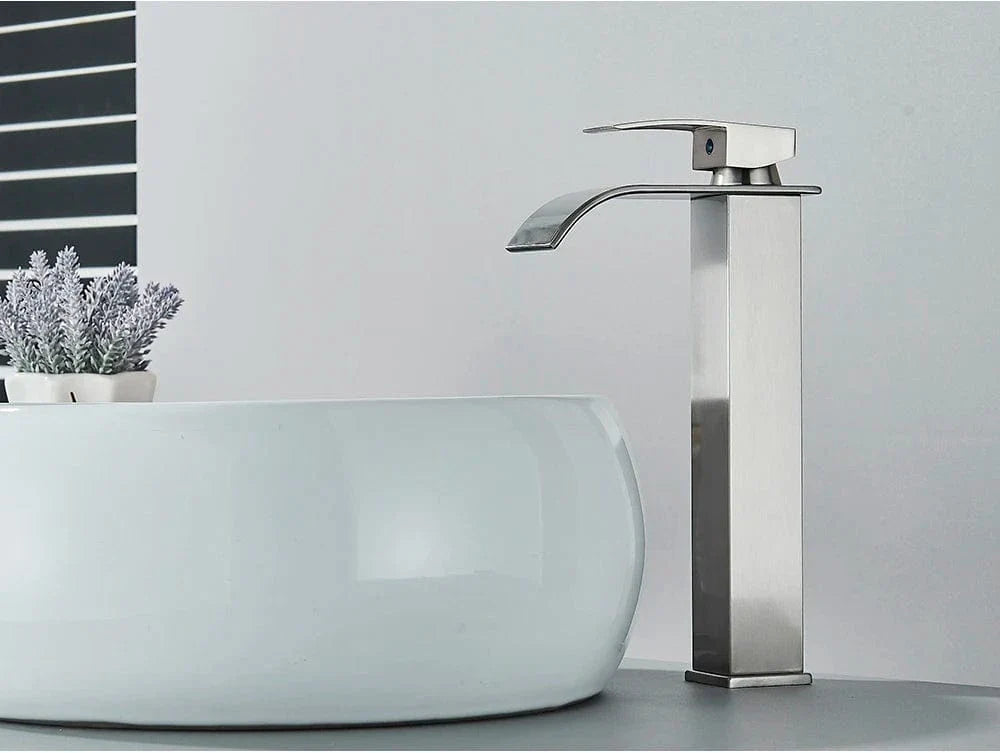 Robinet Lavabo Cascade Écoulement Apaisant Salle de Bain Raffinée – Solvane