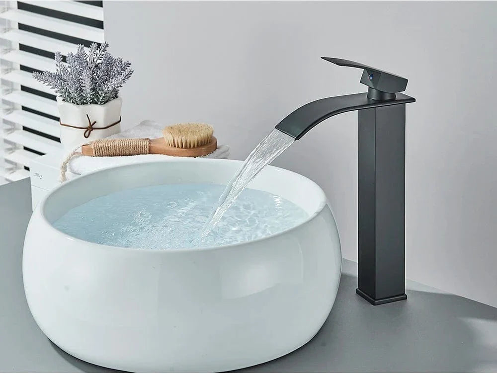 Robinet Lavabo Cascade Écoulement Apaisant Salle de Bain Raffinée – Solvane