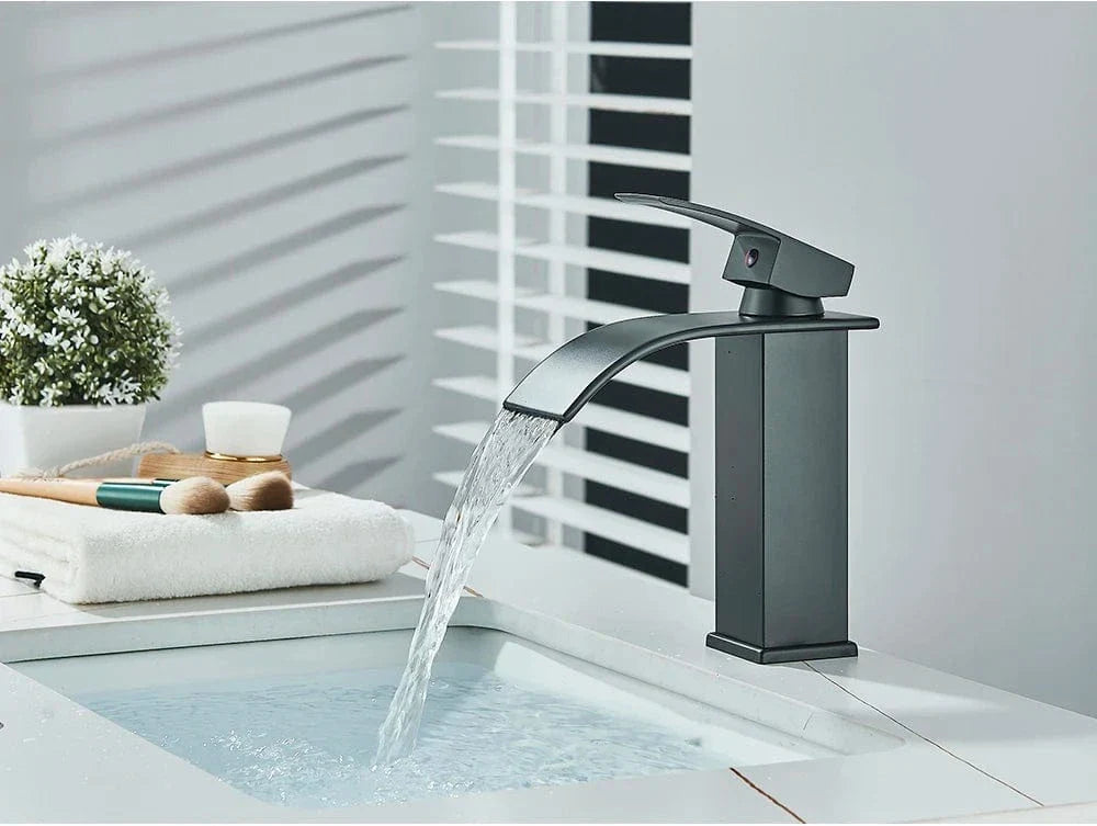 Robinet Lavabo Cascade Écoulement Apaisant Salle de Bain Raffinée – Solvane
