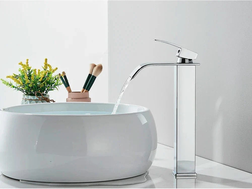 Robinet Lavabo Cascade Écoulement Apaisant Salle de Bain Raffinée – Solvane