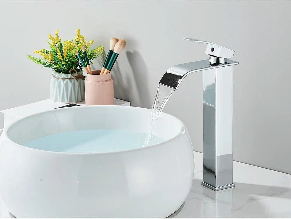 Robinet Lavabo Cascade Écoulement Apaisant Salle de Bain Raffinée – Solvane