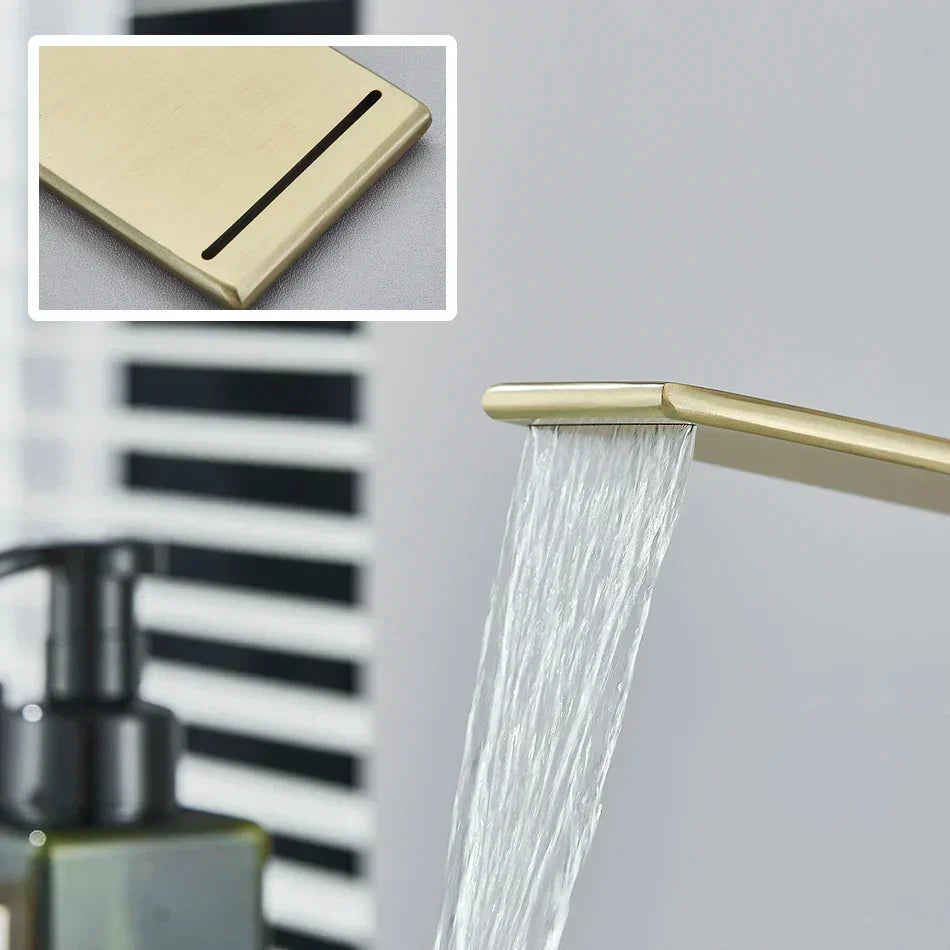 Robinet Lavabo Cascade Doré Édition Luxe Éclat Précieux – Solvane