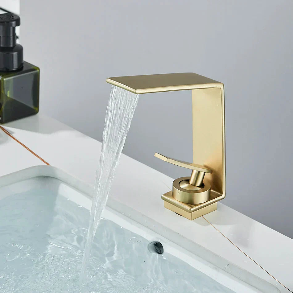 Robinet Lavabo Cascade Doré Édition Luxe Éclat Précieux – Solvane