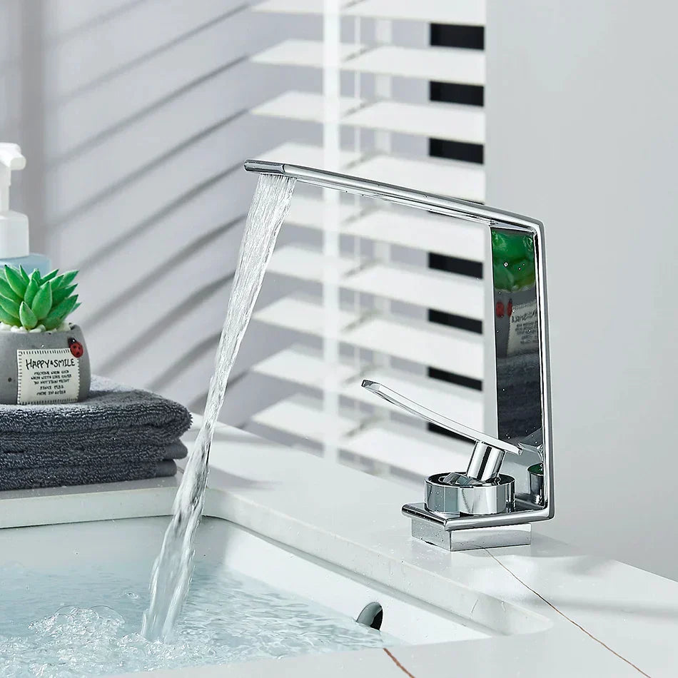 Robinet Lavabo Cascade Chromé Design Moderne Écoulement Apaisant – Solvane