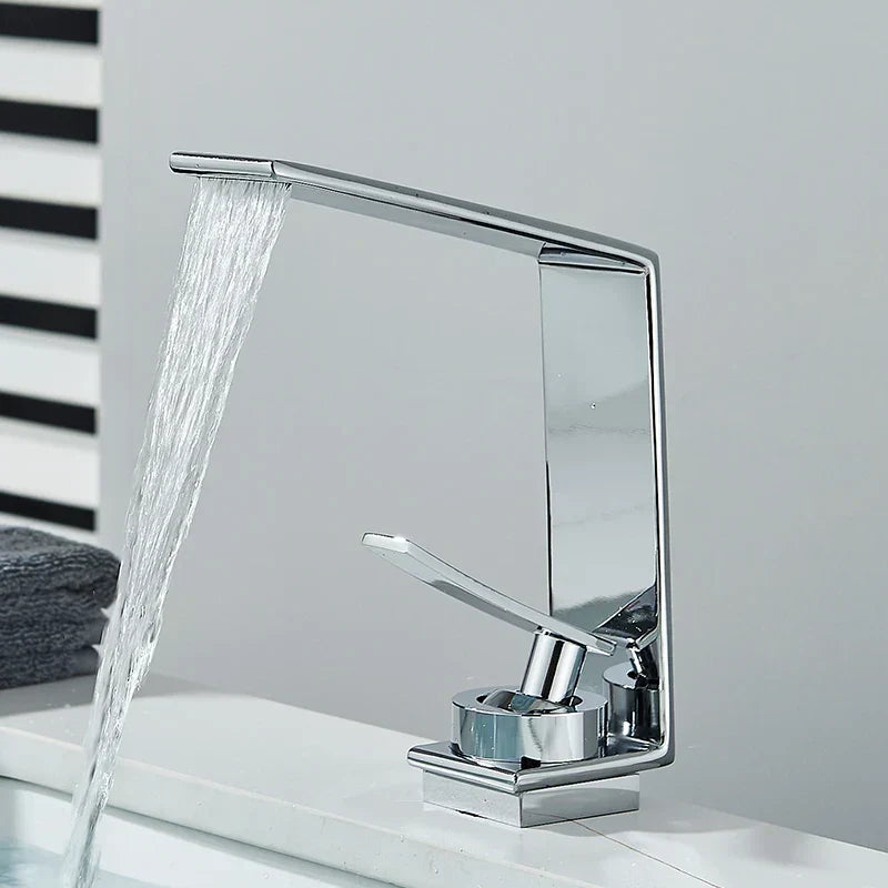 Robinet Lavabo Cascade Chromé Design Moderne Écoulement Apaisant – Solvane
