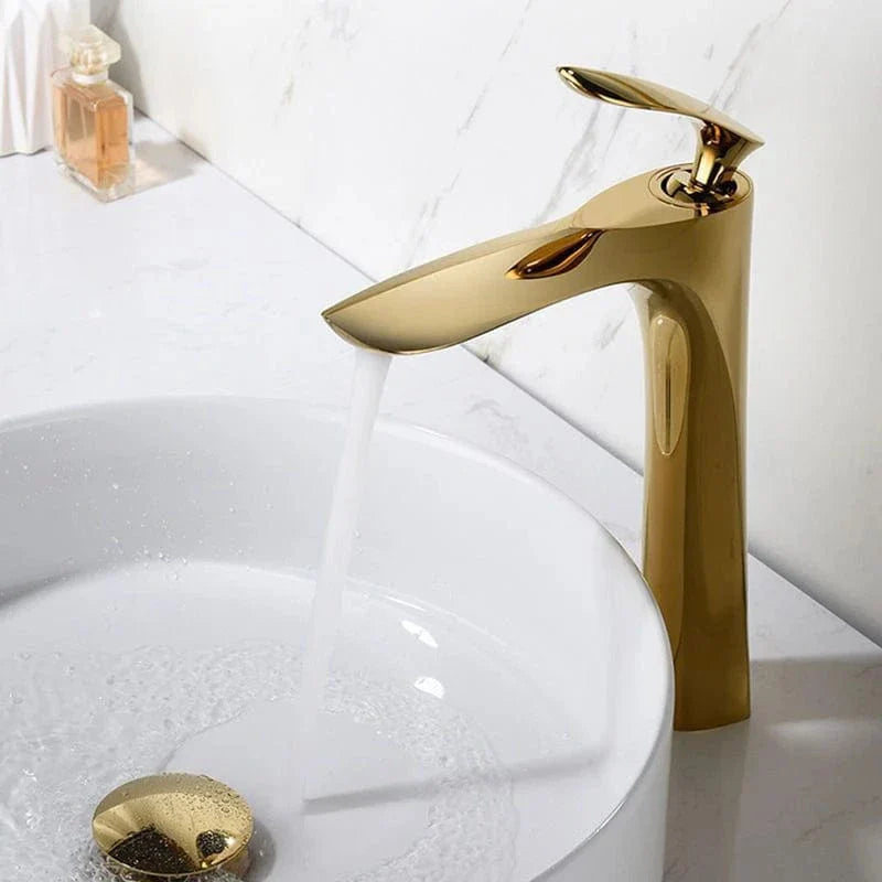 Mitigeur Lavabo Cascade Design Élégant Flux Silencieux – Solvane