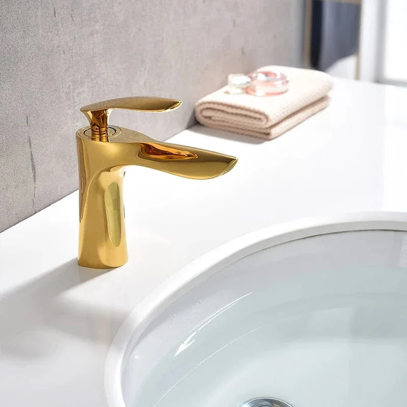 Mitigeur Lavabo Cascade Design Élégant Flux Silencieux – Solvane