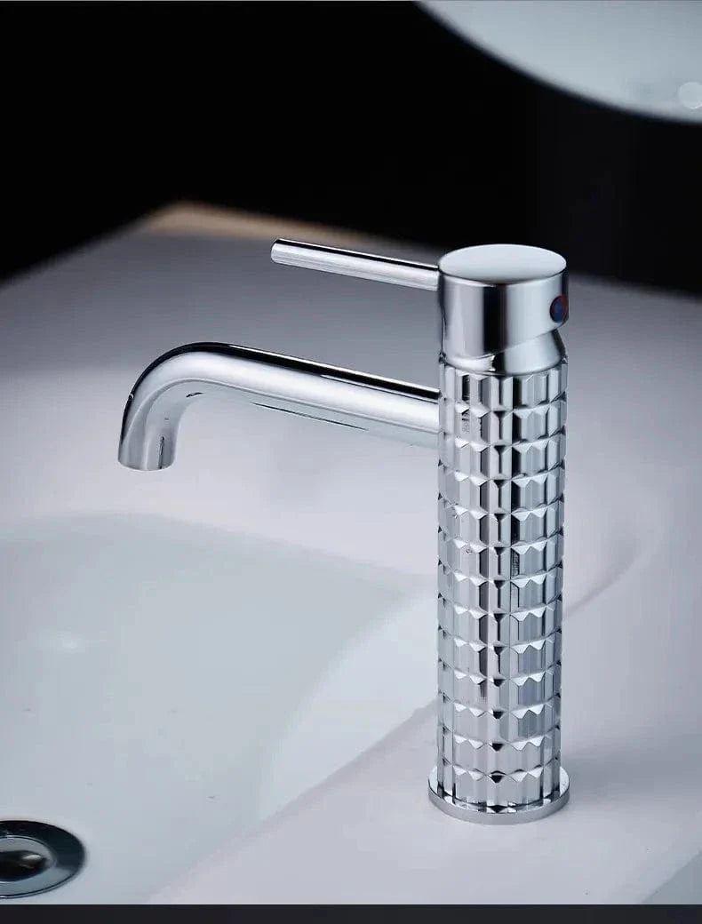Robinet Lavabo Doré Finition Brossée Éclat Sans Reflet – Solvane