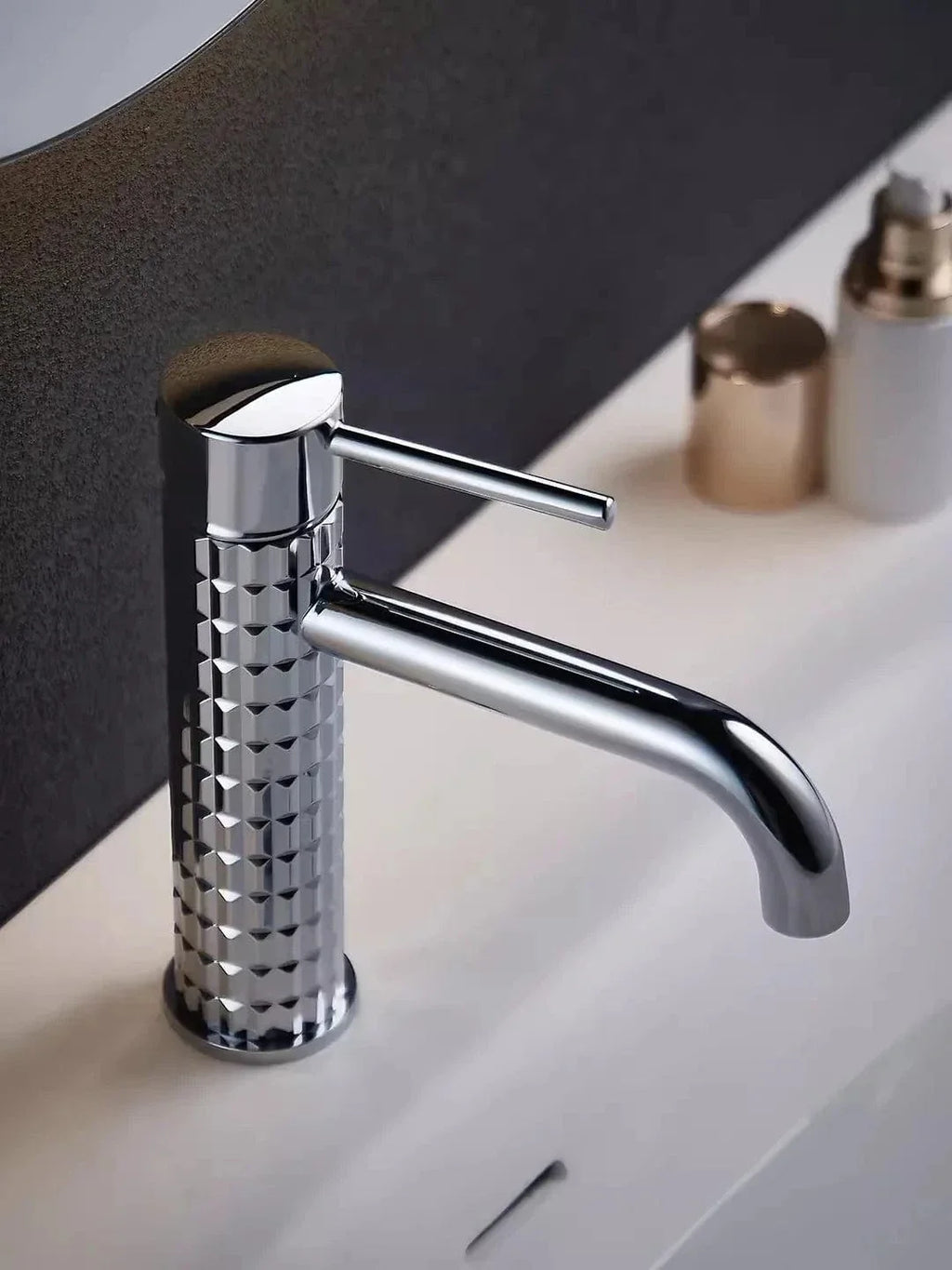 Robinet Lavabo Doré Finition Brossée Éclat Sans Reflet – Solvane