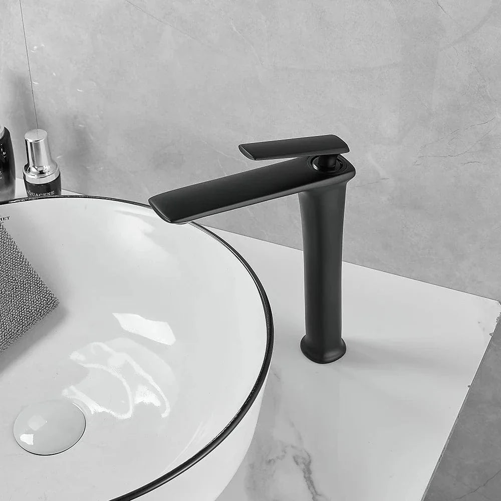 Robinet Lavabo Noir Mat et Or Rose Contraste Élégant – Kaléo