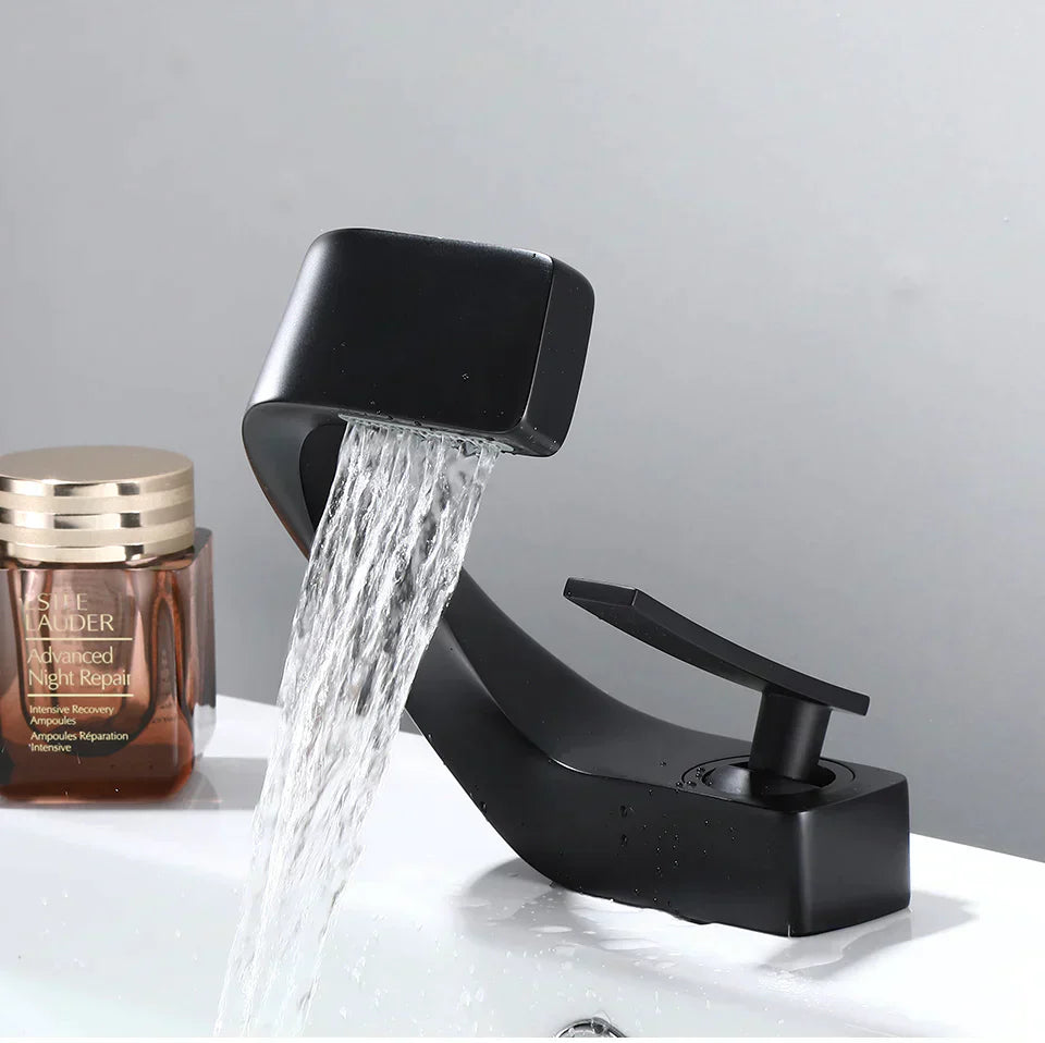 Mitigeur Lavabo Penché Noir Laiton Premium Éclat Contemporain – Solvane