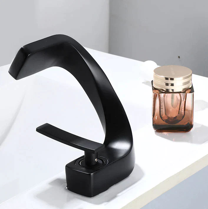 Mitigeur Lavabo Penché Noir Laiton Premium Éclat Contemporain – Solvane