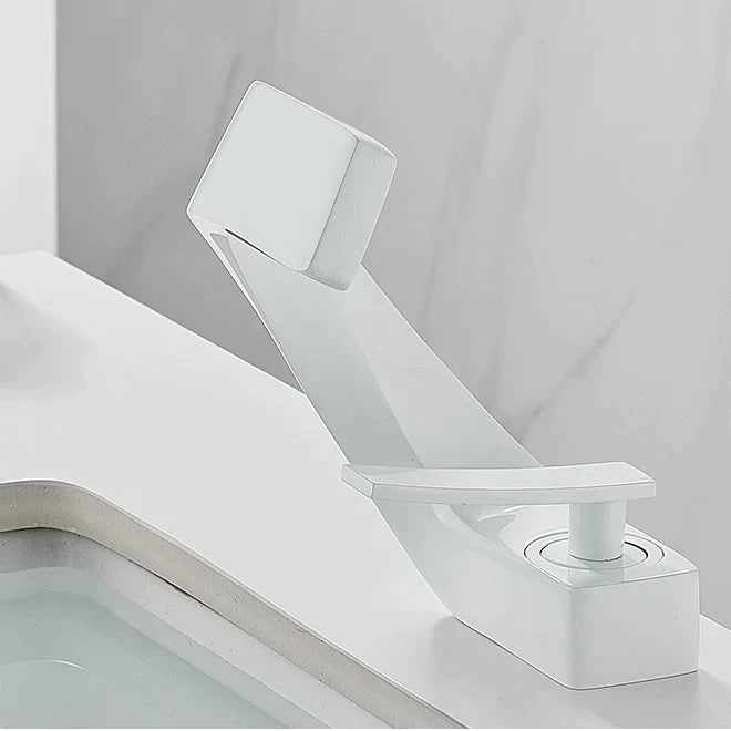 Mitigeur Lavabo Penché Noir Laiton Premium Éclat Contemporain – Solvane