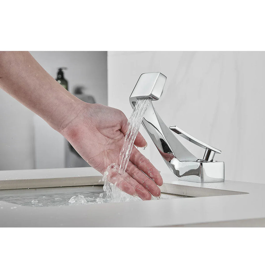 Mitigeur Lavabo Penché Chromé Design Élégant Silhouette Unique – Solvane
