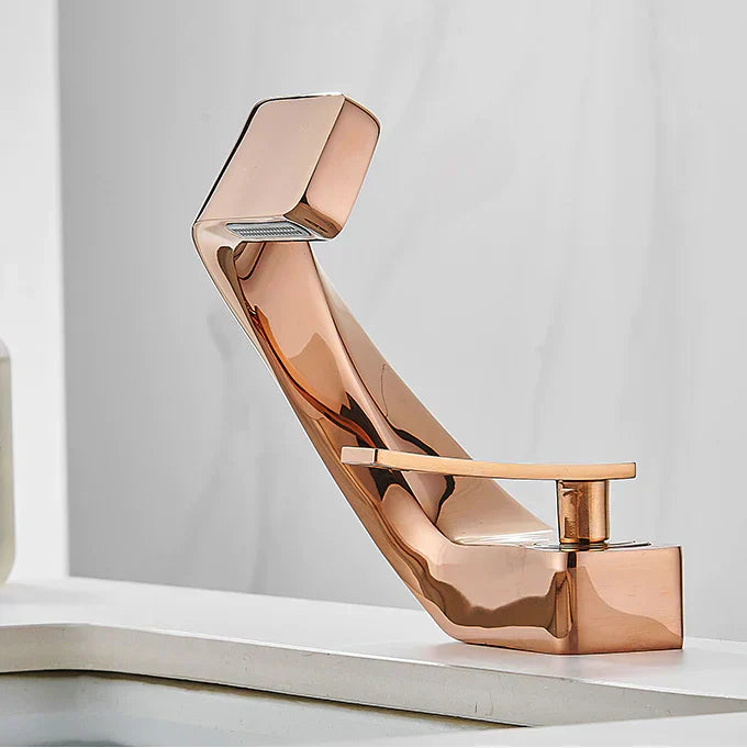 Robinet Mitigeur Lavabo Penché Doré Salle de Bain Luxueuse – Solvane