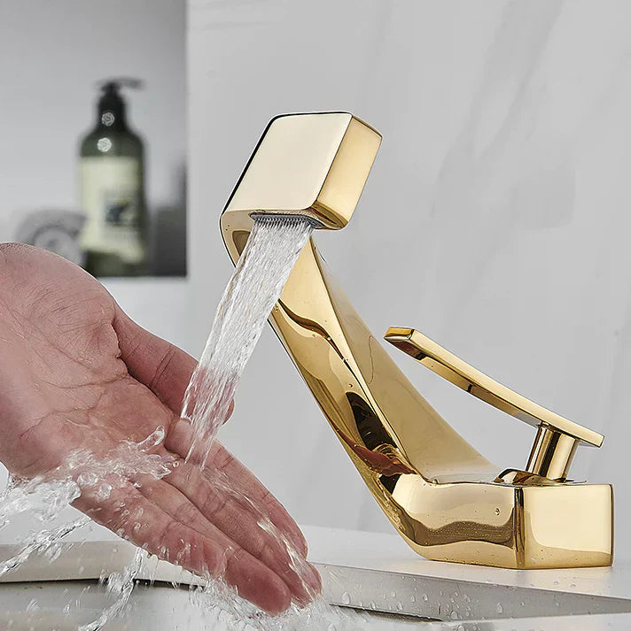 Robinet Mitigeur Lavabo Penché Doré Salle de Bain Luxueuse – Solvane