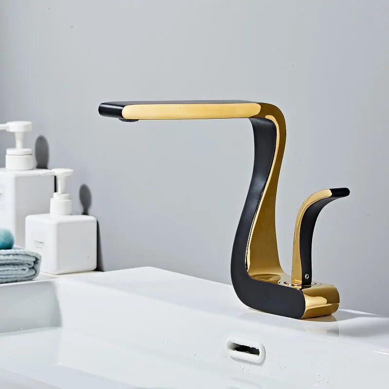 Robinet Salle de Bain Ondulé Doré Finition Luxueuse Design Fluide – Solvane