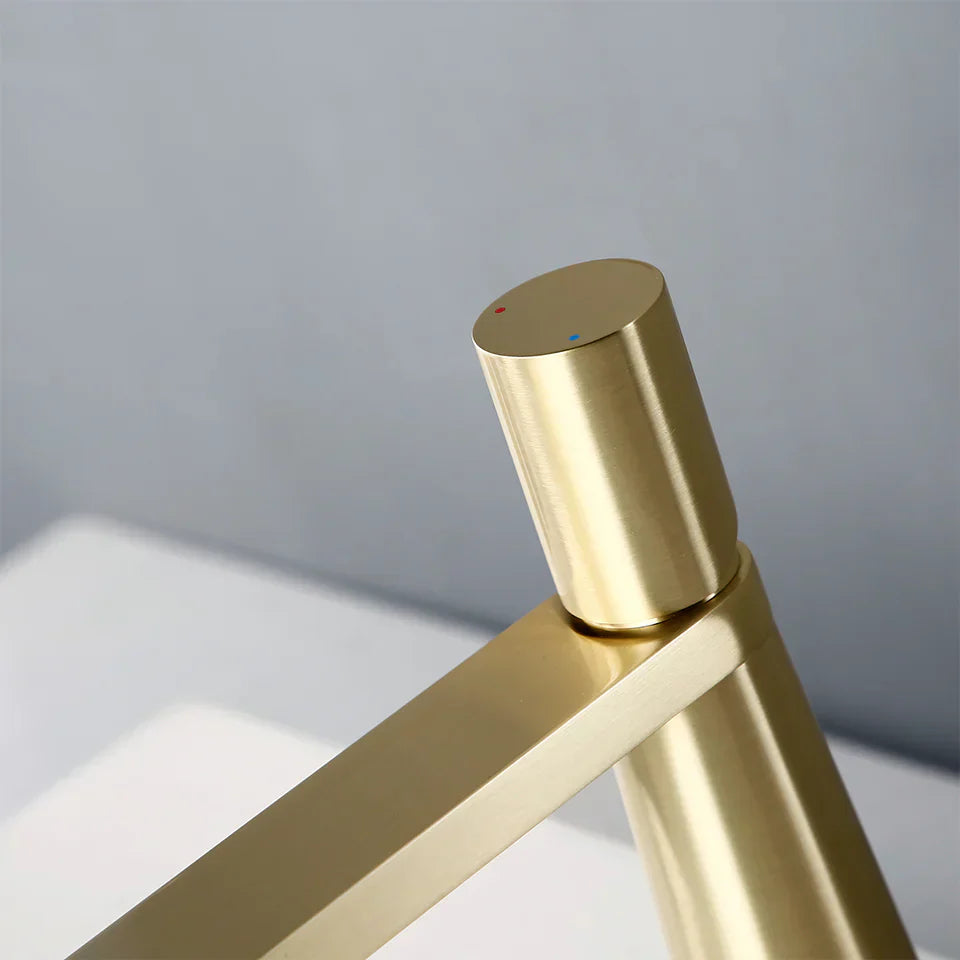 Mitigeur Lavabo Doré Laiton Minimaliste Élégance Épurée – Solvane