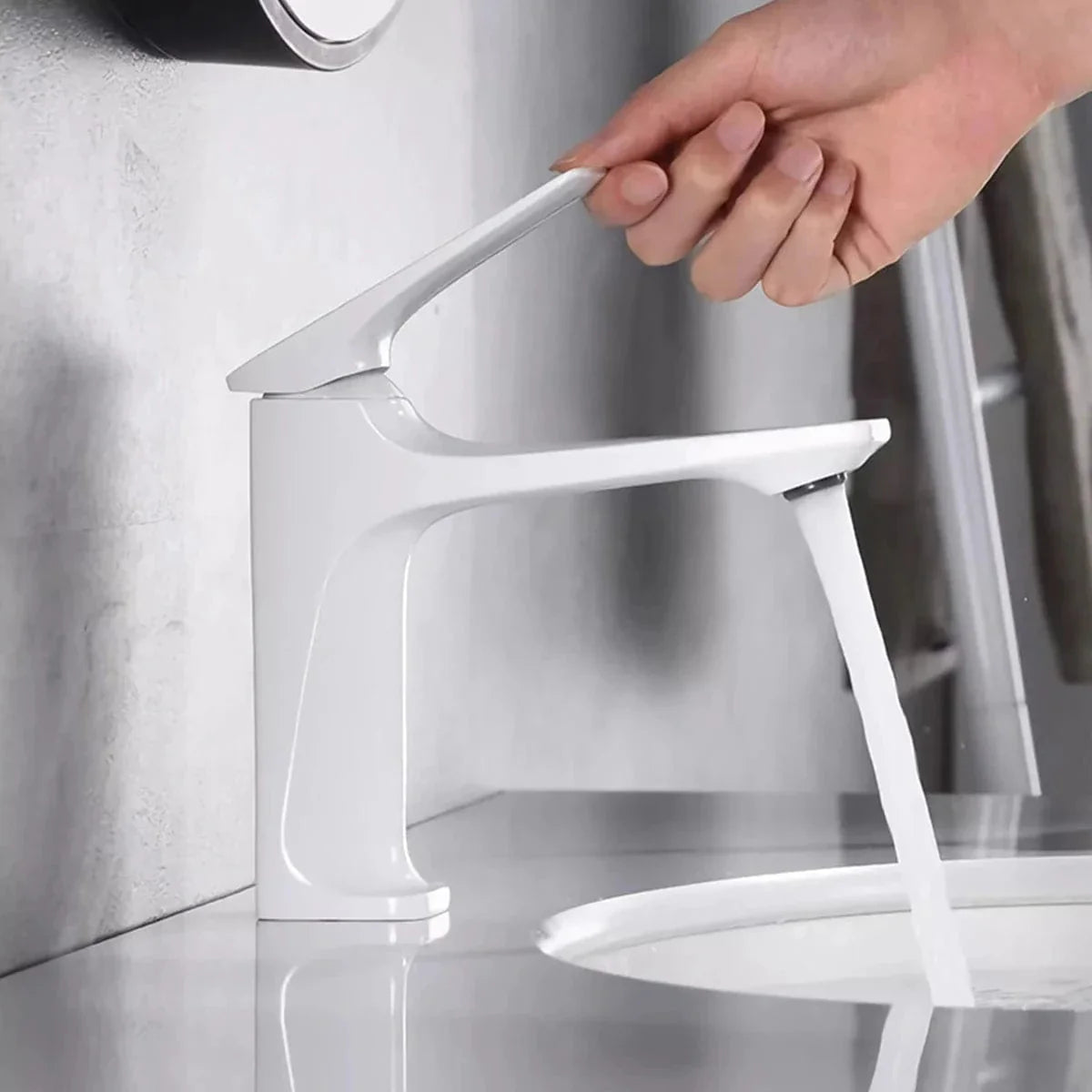 Robinet Lavabo Laiton Gris Moderne Teinte Sobre et Durable – Solvane